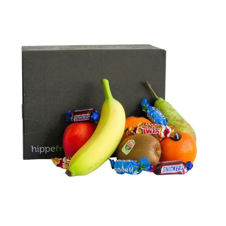 Hippe FitBox Celebrations: gezonde fruitbox met 6 stuks vers seizoensfruit en 6 heerlijke Celebrations chocolaatjes – perfect zakelijk cadeau of persoonlijk geschenk