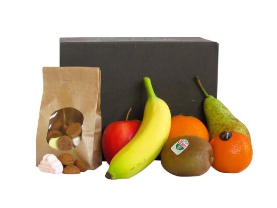 Hippe Fitbox Sinterklaas gevuld met vers fruit, en strooigoed