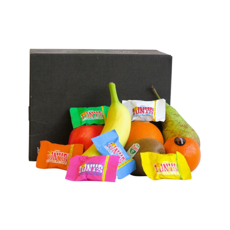 Hippe FitBox Tiny Tony’s met vers seizoensfruit en Tiny Tony’s Chocolonely chocolade in feestelijke cadeauverpakking